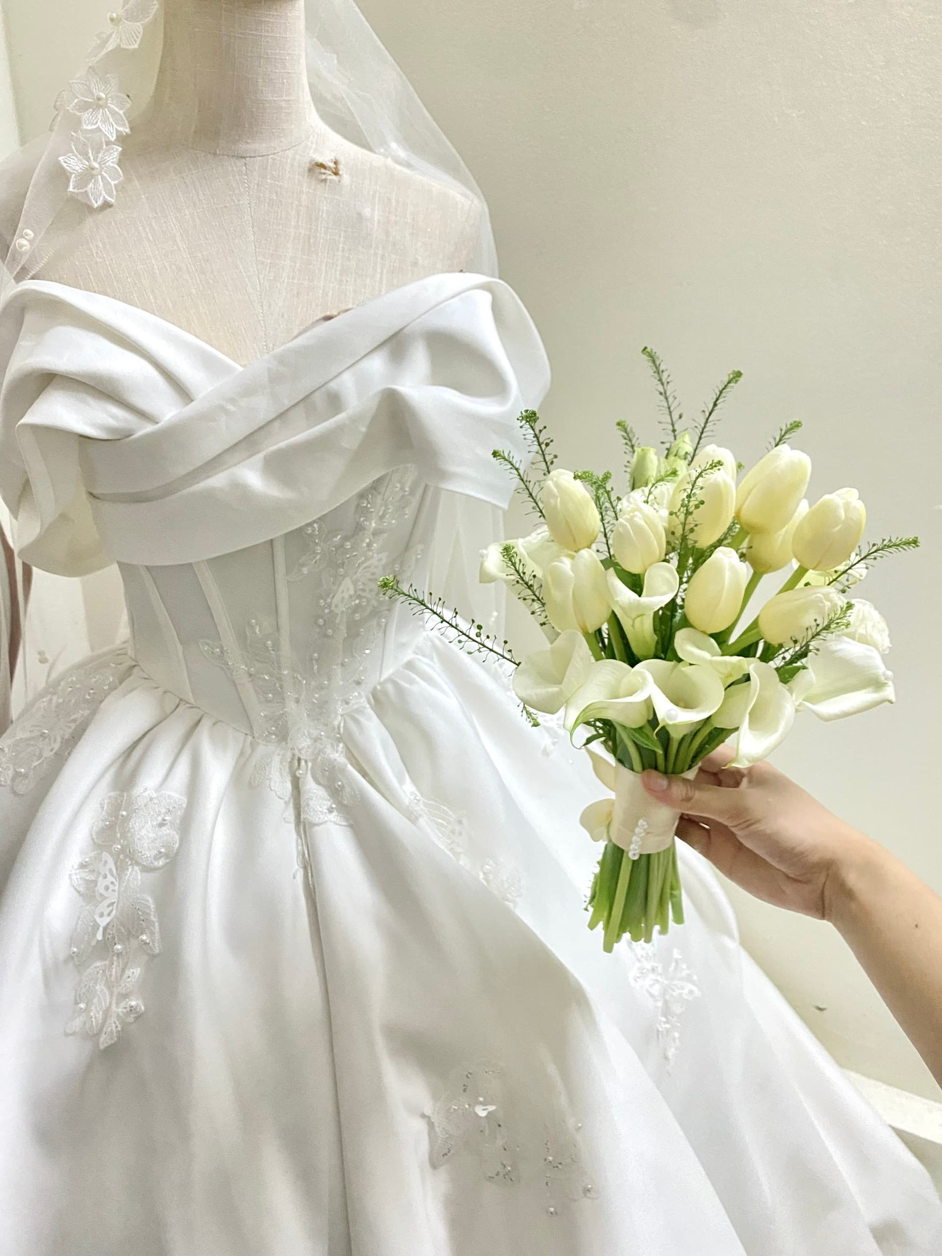 Hình ảnh hoa bên phải